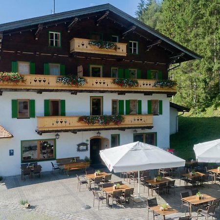 Отель Gasthof St. Adolari Санкт-Ульрих-ам-Пиллерзее Экстерьер фото