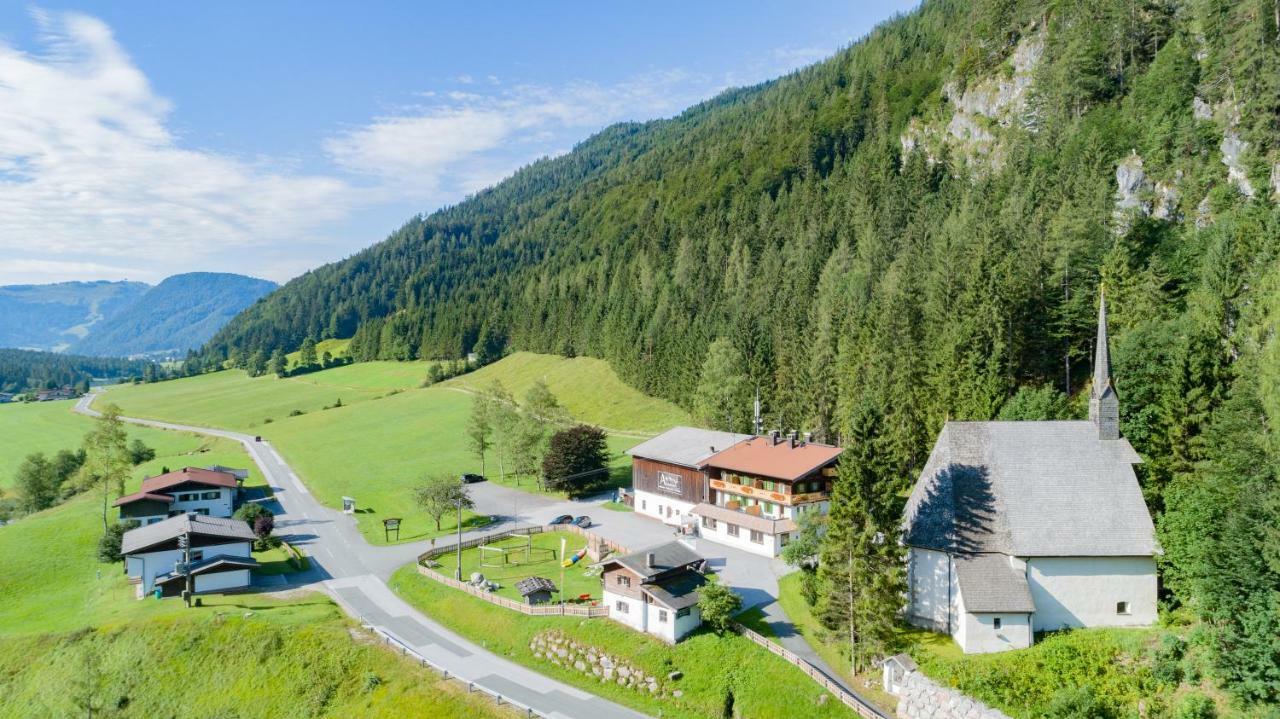 Отель Gasthof St. Adolari Санкт-Ульрих-ам-Пиллерзее Экстерьер фото
