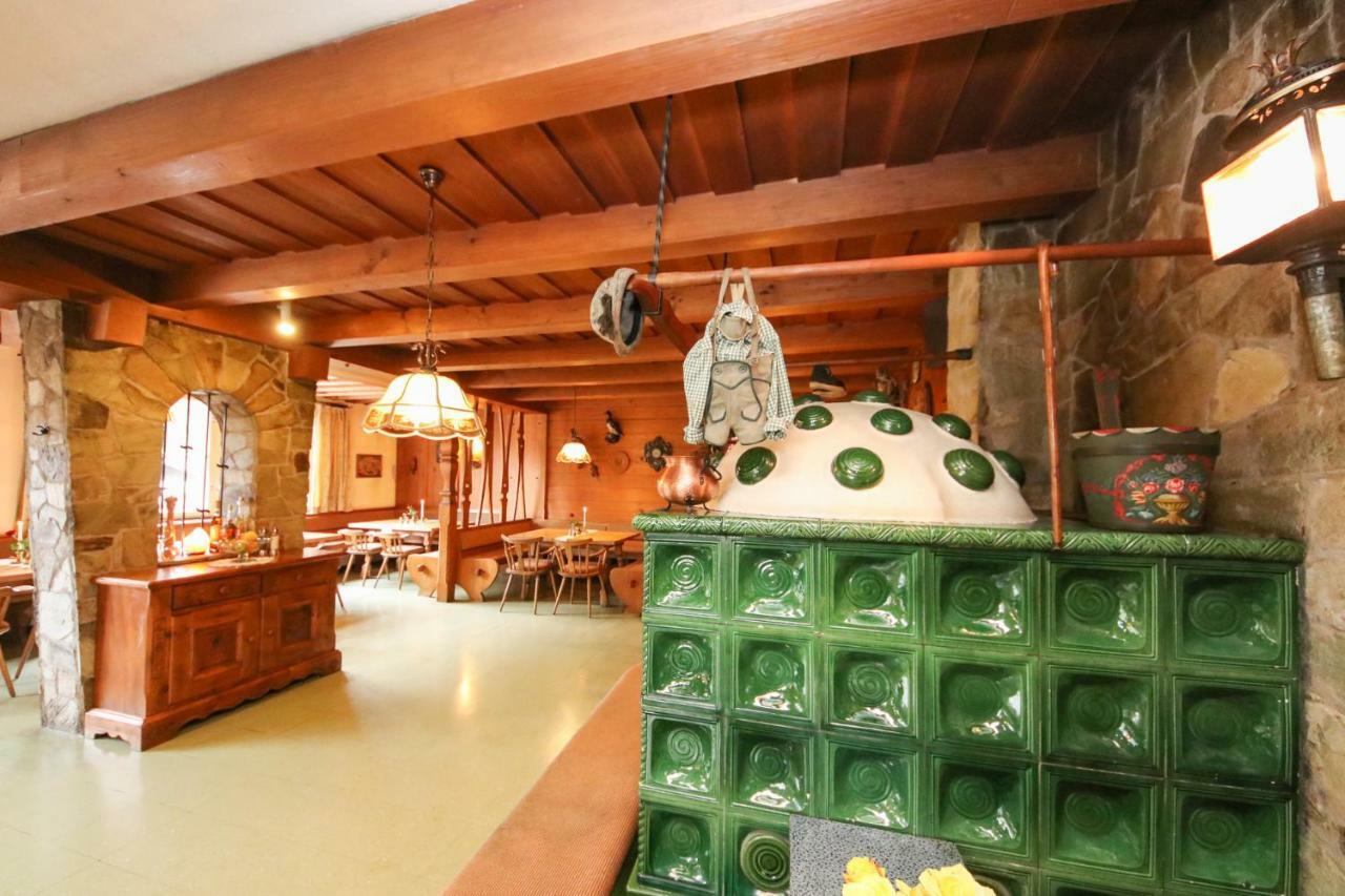 Отель Gasthof St. Adolari Санкт-Ульрих-ам-Пиллерзее Экстерьер фото